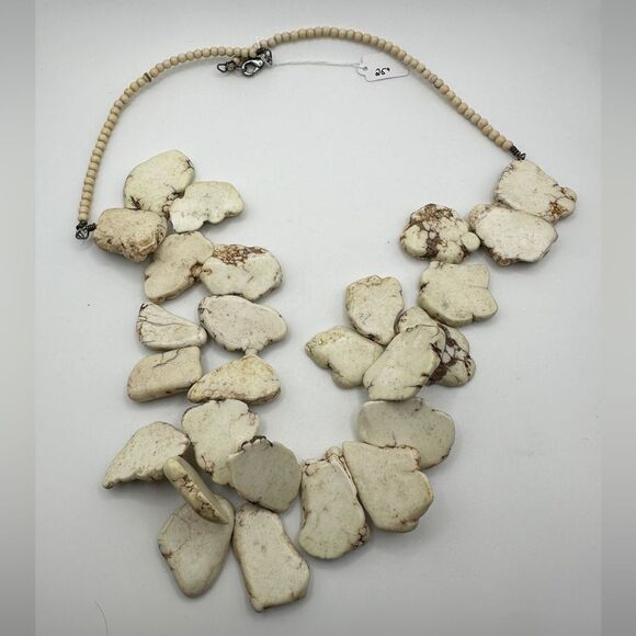 26" of all Howlite, statement necklace with silver tone hardware! - Picture 5 of 13